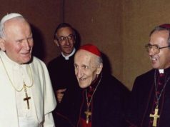 Kardinali i parë shqiptar nderohet me obelisk në vendin ku u internua