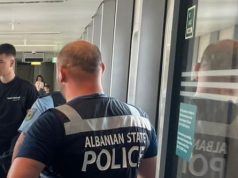 Polici shqiptare në Gjermani. Patrullojnë në zonat ku ka tifozë kuqezi