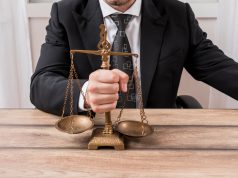 “Po na denigrohet figura”. Avokatët vazhdojnë bojkotin në Durrës