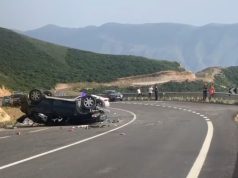 24-vjeçari ia fut shkëmbit me makinë. Humb jetën pranë Kaninës (video)