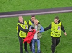 Tifozi qe hyri ne fushe ishte shqiptar (video)