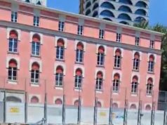 Aktivistët hyjnë në kantierin e punimeve të teatrit. Dhunohen fizikisht