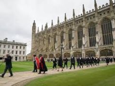 Studentëve në Cambridge u ndalohet flirtimi me profesorët
