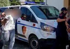 Kapet trafikanti i emigrantëve në Korçë