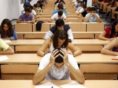 Shpopullimi i Shqipërisë duket në shkolla. Këtë vit mijëra maturantë më pak se një vit më parë Provimi i matures per Gjuhen e Huaj