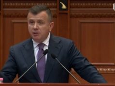 Balla në Kuvend: Mirënjohës SHBA për mbështetjen në luftën kundër korrupsionit. Opozita të çlirohet nga non-grata.