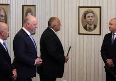 GERB, Koalicioni fitues në Bullgari dorëzon propozimin për Qeverinë e re