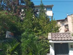 Vrasja në azil/Infermieret u arrestuan sepse lajmëruan agjencinë funerale dhe jo policinë