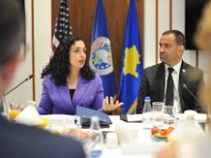 Incident në aeroportin e Shkupit. Sigurimi maqedonas përplasje me presidenten e Kosovës