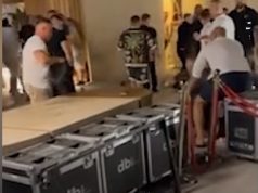 “Pse më lag me shampanjë!” Sherr masiv me sende të forta në një resort luksi në Palasë