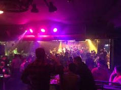 Pronar i një lokali nate në Prishtinë, në kërkim për trafik personash, arrestohet në Durrës