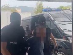 (Video) Arrestohet “Rambo” në Laç. 53-vjeçari lëvizte me motor i armatosur, për të vrarë kushëririn