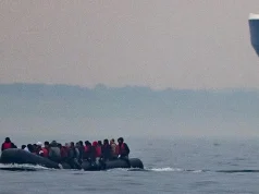 Rekord zbarkimesh në Angli gjatë fundjavës. Tetë persona kanë vdekur gjatë natës teksa përpiqeshin të kalonin La Manshin