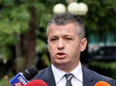 Dorëhiqet nga detyra drejtori i Radio Televizionit Shqiptar, Alfred Peza.