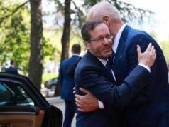 Vizita e presidentit izraelit në Tiranë përfundon te memoriali i Holokaustit