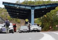 Lirohen pikat kufitare/ Osmani: Strukturat ilegale në veri e mbajnë peng integrimin e serbëve