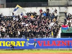 E veçantë në Superligë, ultrasit e AF Elbasanit dhe Vllaznisë qëndruan në një tribunë