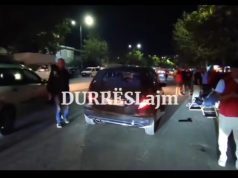 Te miturit me monopatinë përplasen nga makina në Durrës