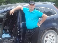 Arrestohet djali që tërhoqi zvarrë nënën e tij