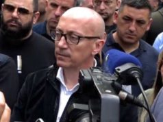 Mitrovicë: Ushtrohet dhunë mbi kreun e listës serbe Goran Rakic. Deputeti përfundon në spital
