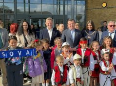 Hapet shkolla shqiptare në Londër