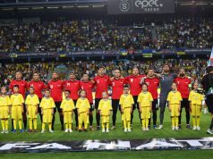 Sylvinho zbardh listën anti-Çeki, trajneri lë në tribunë mesfushorin