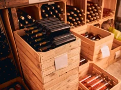 Aksion kundër kontrabandës së verës në Europë. Shitej 15 mijë euro një shishe verë e lirë me etiketa false