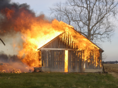 Fatkeqësi në stallë/Fermeri në Korçë humb jetën nga zjarri