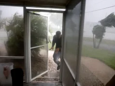 Uragani Milton shkakton 10 viktima, dëme masive në Florida dhe lë 3 milionë banorë pa energji elektrike