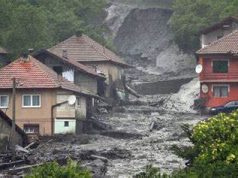 Vazhdojnë kërkimet për të zhdukurit nga vërshimet në Bosnje-Hercegovinë