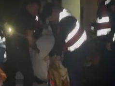 (video) Pamjet e shpëtimit të të moshuarve nga azili në flakë. Shkak, dyshohet një batanije elektrike