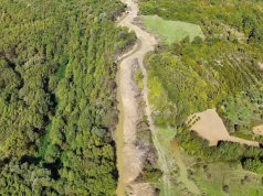 Pastrimi më i madh në 60 vjet i rrjetit kullues “Prroi i Kufirit”. Denaj: Përmirësim kullimit në 1500 hektarë tokë bujqësore në Shkodër