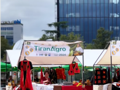 Panair ushqimor në qendër të Tiranës. Ekspozohen prodhimet nga e gjithë Shqipëria