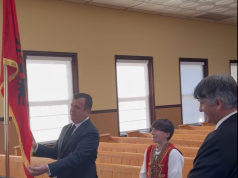 Mes shqiptarëve të Garfield në SHBA, të cilët mbajnë detyra publike në arsim, shëndet publik, polici, administratë etj…