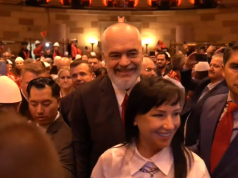 Rama me shqiptarët në Nju Jork: Kundërshtarët e reformës në drejtësi sot ulërasin nga dhimbjet! Edhe unë i barabartë para ligjit