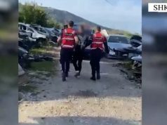 Shkodër, mbanin me forcë një 16-vjeçar nga Afganistani, në pranga Alehandro Pashuku