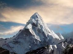 Everesti rritet çdo vit