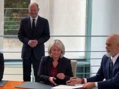 Procesi i Berlinit, firmoset marrëveshja. Scholz buzëqesh me nënshkrimin e Ramës (VIDEO)