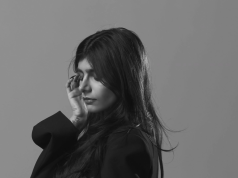 Bota e rrëmujshme e parave, seksit dhe aktivizmit të Mia Khalifa