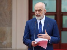 Rama ndalon Tik Tok dhe Snapchat në shkolla