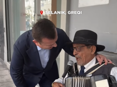 Një përshëndetje me këngë shqip nga Selaniku…