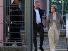 Monika Kryemadhi në SPAK me bastun