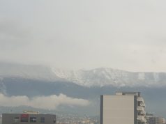 Prag Krishtlindjesh/ Zbardhet Dajti