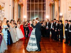 Dardha bie nën dardhë/ Lucia Ponti, mbesa e Sophia Loren shkëlqen në Paris, në një ballo debutuese