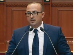 Këmbana qe bien në parlament. “Nuk jep njeri nuse në fshat”