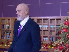 Rama batuta me nxënësit ekselentë: Dhënia e medaljeve të arta, i vetmi moment kur vetja më duket më i shkurtër