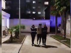 (Pamjet) Kapet autori i vendosjes së eksplozivit te lokali në lagjen “Uji i Ftohtë”, Vlorë.