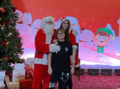 Kryeministri Rama uron festat me fëmijët e personelit