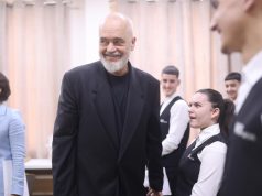 Rama te shkolla profesionale e Hoteleri –Turizmit: Ne na duhet të rrini në Shqipëri. Do të keni mundësinë që ta vendosni rrogën sa të doni ju…