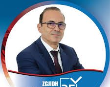 Dajt, bie nga 10 metra lartësi. Viktima ishte ish-kandidati për Tiranën, Arben Tafaj